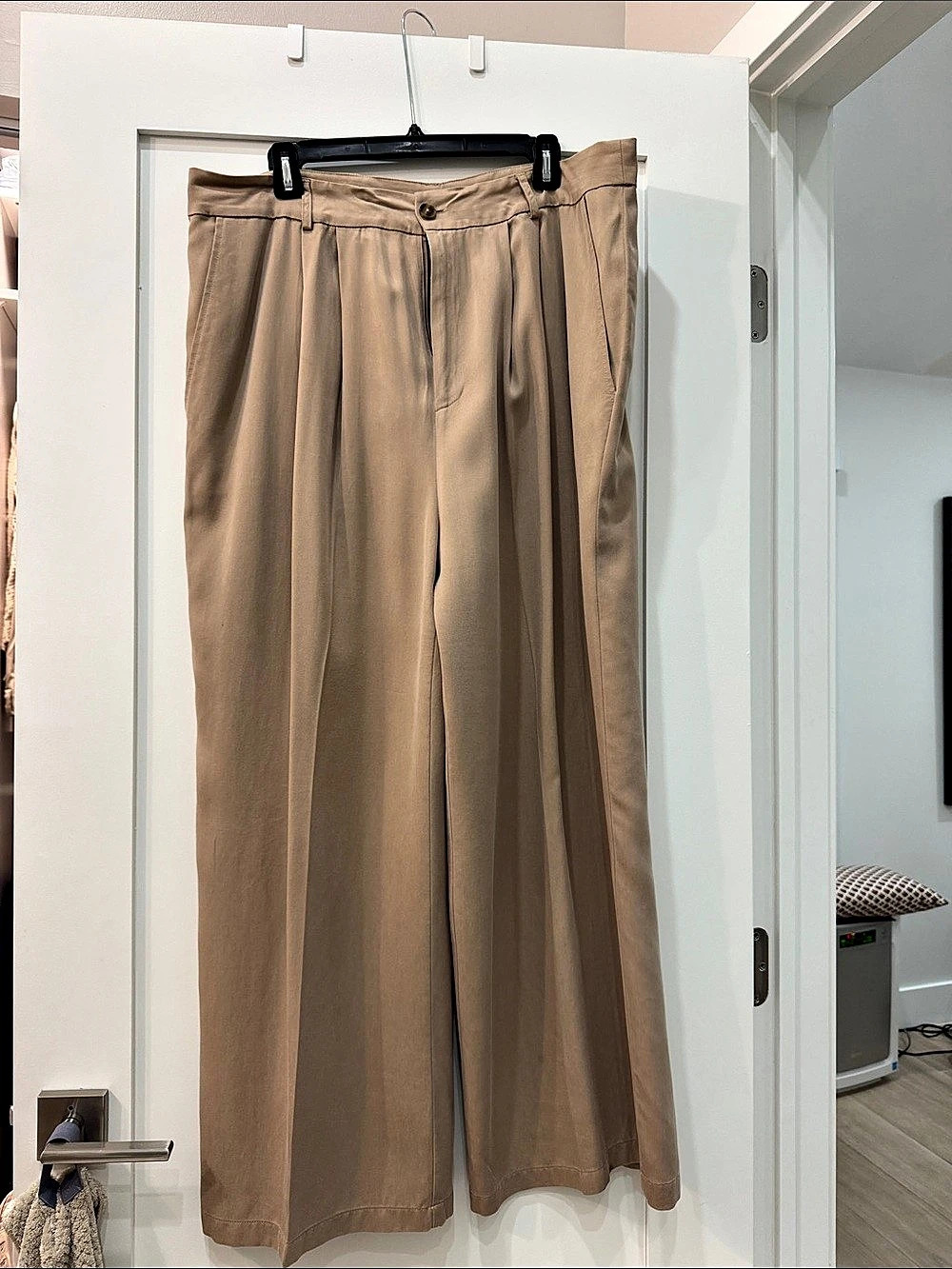 Wide Leg Pants in Brown Like New- Reformation